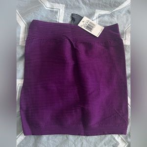 GUESS - NEW WITH TAGS - SIZE XS/S SKIRT
